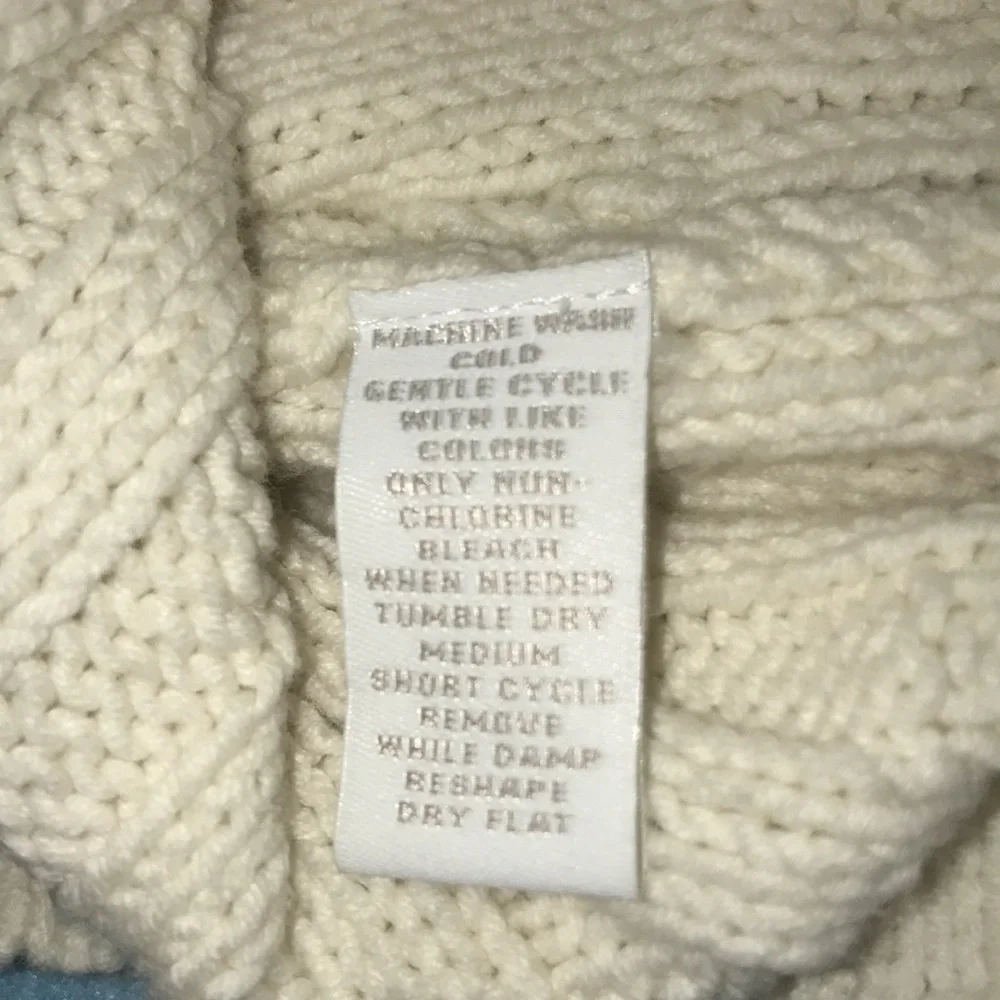 CHARTER CLUB chunky knit sweater one large button closure cream colored size XL